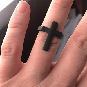 Size 7 ring finger simple cross ring.